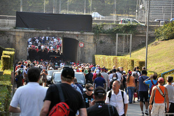 10-Gran-Premio-Monza2011-MB