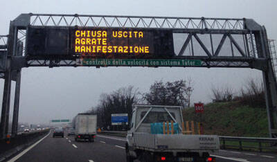 autostrada-chiusa-agrate-manifestazione-sciopero