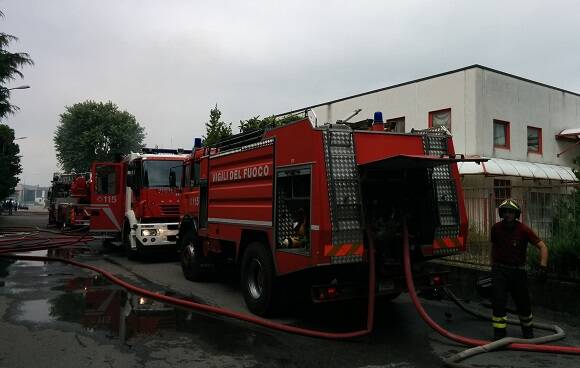 concorezzo incendio ditta via fratelli cervi mb 3 jpg