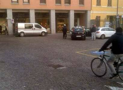 cavenago aggressione bici