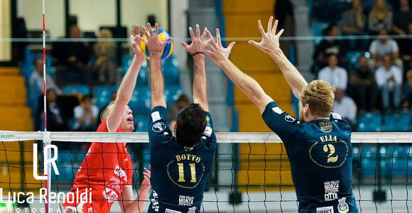 Vero-Volley-Monza-copertina3-2014-by-Renoldi