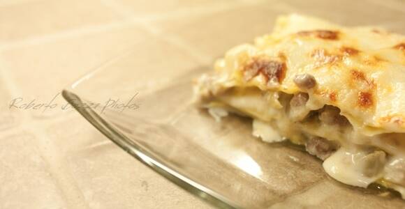 menù di natale atto primo lasagne carciofi e salsiccia foto di roberto bozza