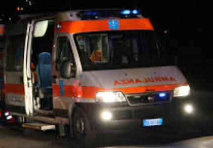 ambulanza-incidente-notte-generica