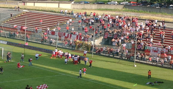 calcio-monza-stadio-brianteo-feste-curva-mb