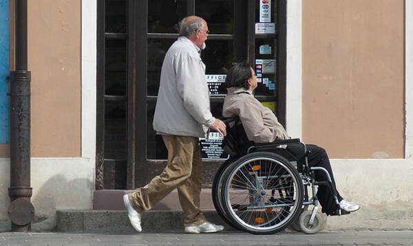 disabile-sedia-rotelle-freeweb