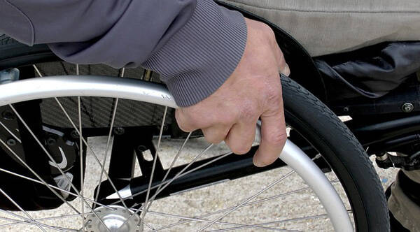 disabile-sedia-rotelle-primopiano-freeweb