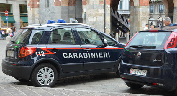carabinieri-arengario-auto-mb