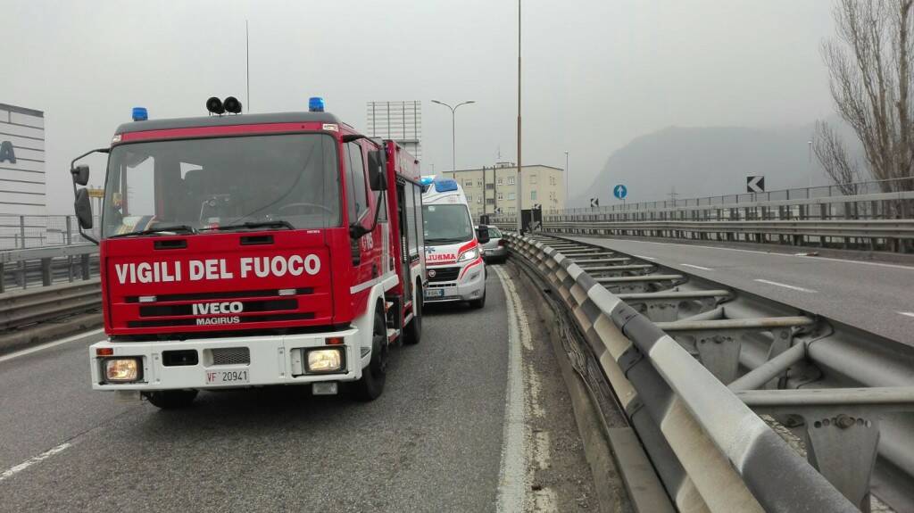 incidente-auto-camion-terzo-ponte-1-1