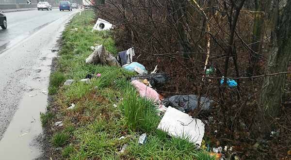 vimercate-sp60-discarica-a-bordo-strada