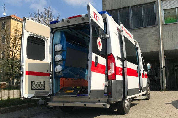 ambulanza-croce-rossa-mb-113