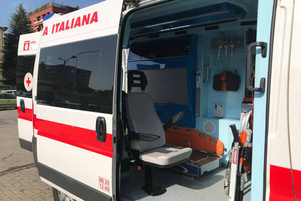 ambulanza-croce-rossa-mb-117