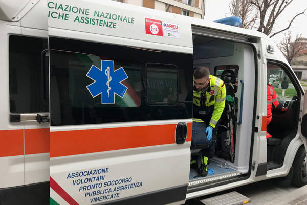 ambulanza-croce-bianca-mb-45