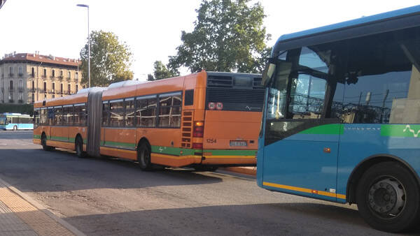 autobus-pullman-bus-generica-mb-22