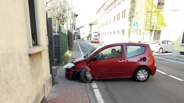 schianto auto meda 8 aprile 2020