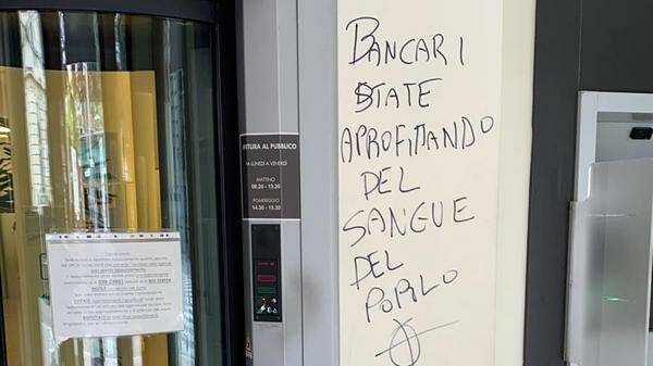 scritta sulla banca 01