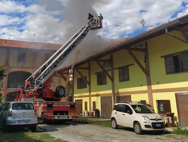 incendio sulbiate cascina 01