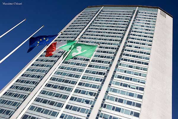 Palazzo-Pirelli-Regione-Lombardia-Consiglio-mb