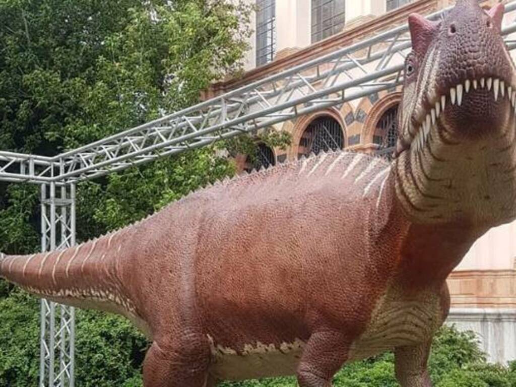 dinosauro milano