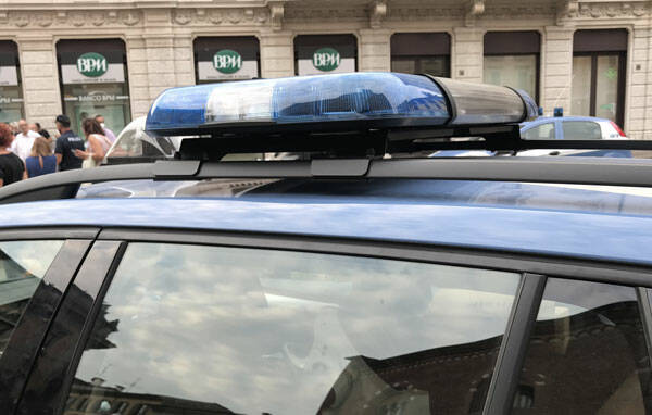 polizia-stato-monza-sirena-lampeggiante-12-mb