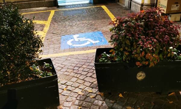parcheggio disabili stazione monza 2 mb