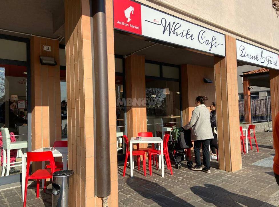 new-white-cafè-arcore-mb