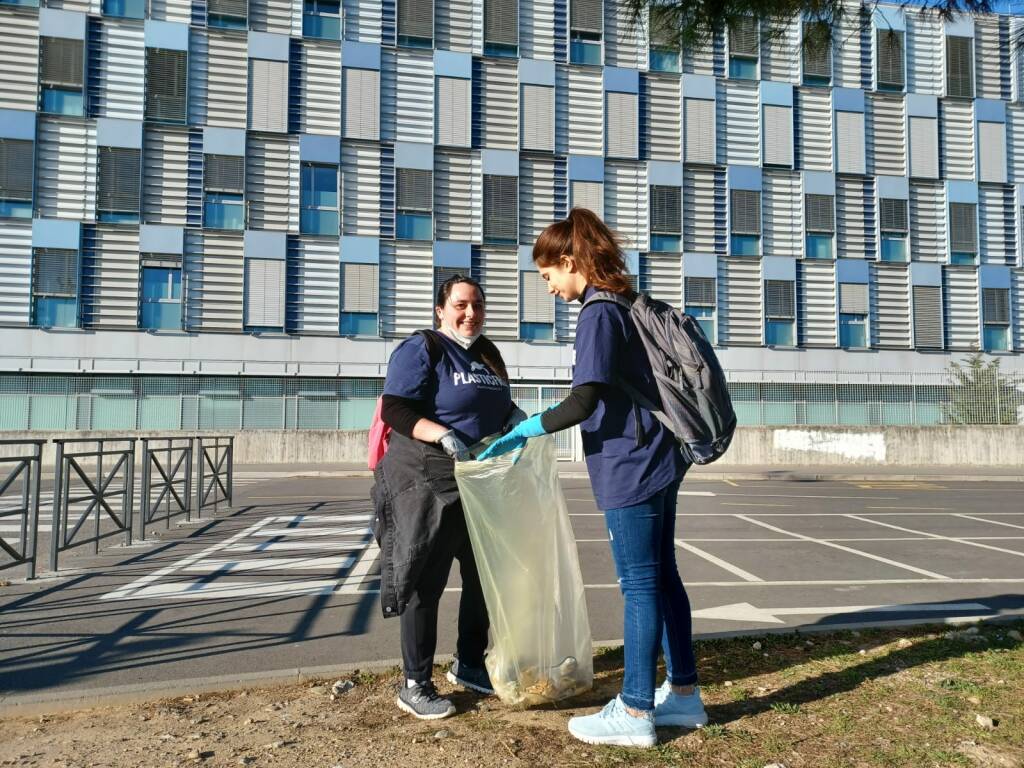 Prima raccolta dell’anno a Monza di PlasticFree