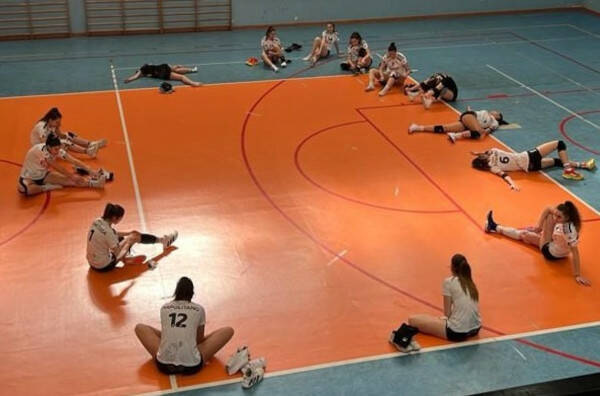 busnago-volleyball-team-u16-orange