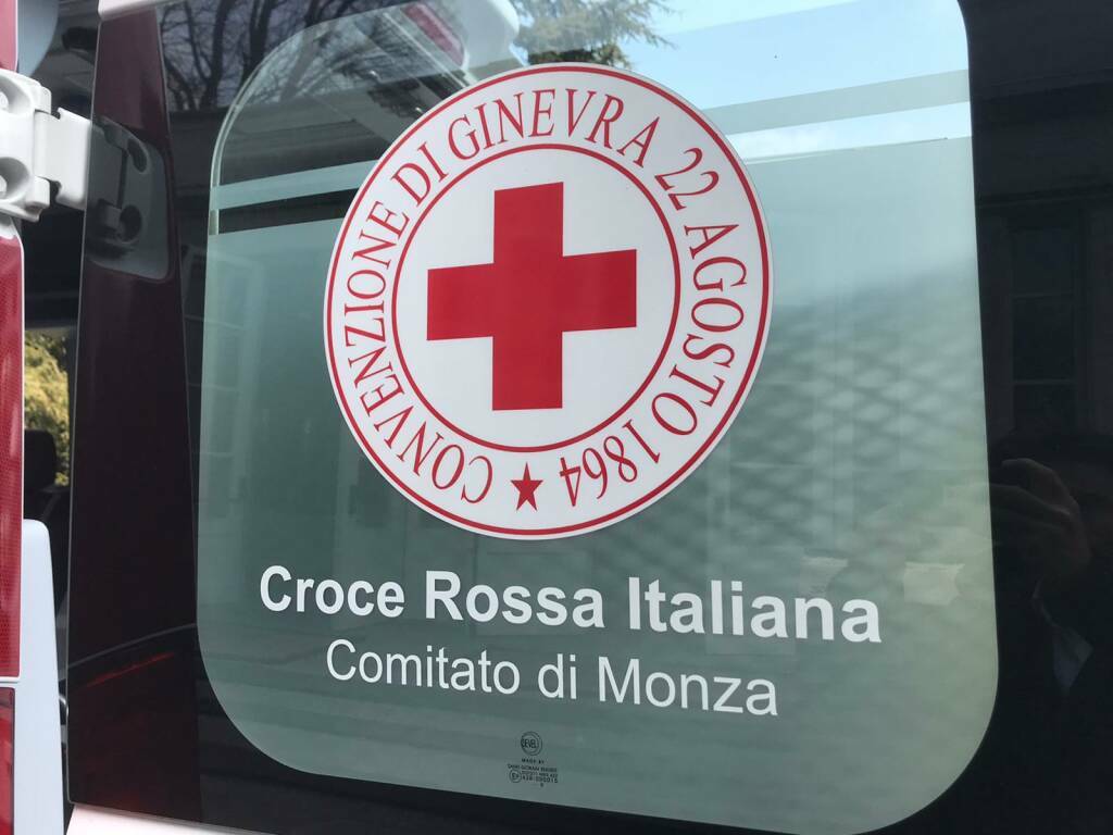 Ambulanza croce rossa Monza mb