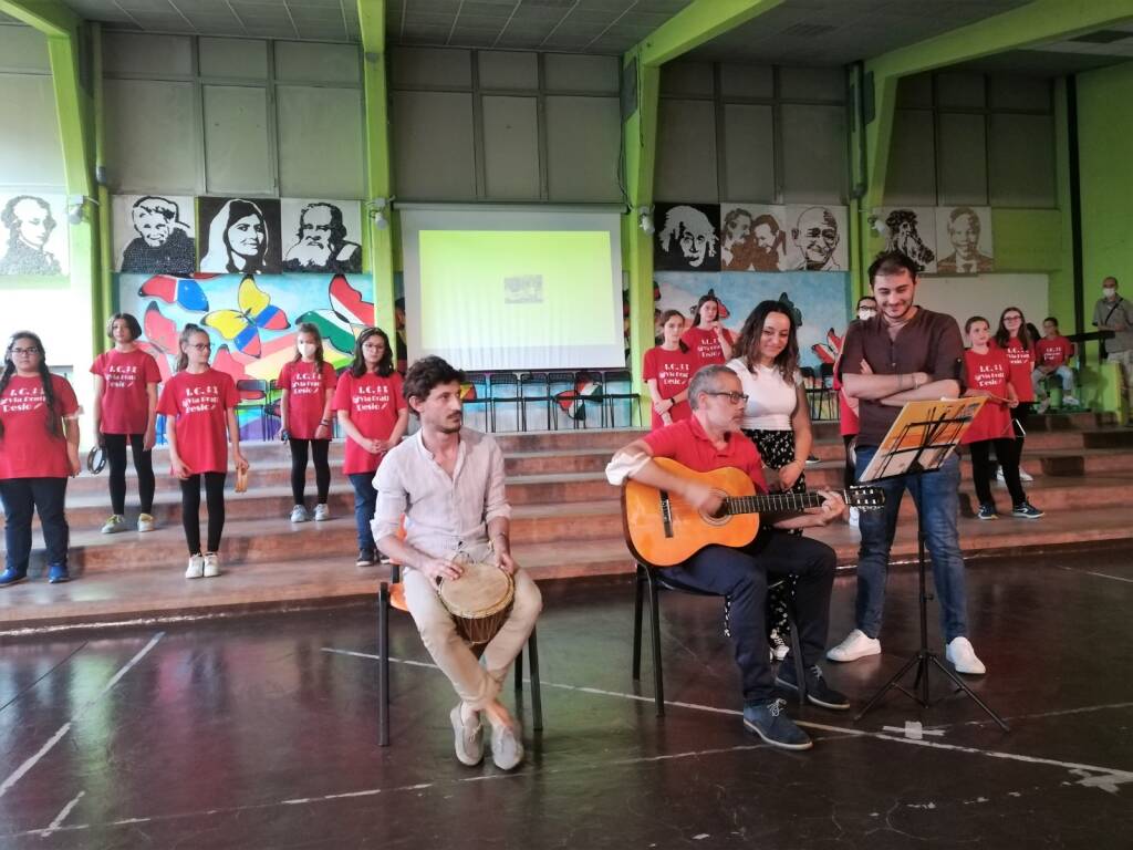 spettacolo scuola Rodari Desio mb 