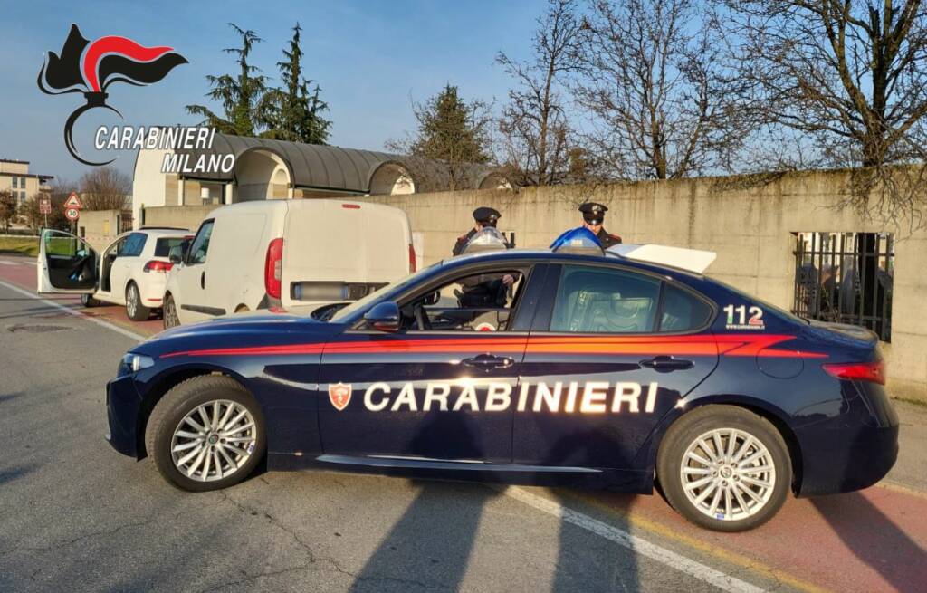 carugate accoltellamento carabinieri