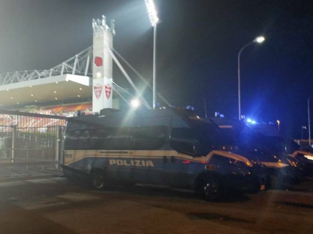 polizia monza stadio