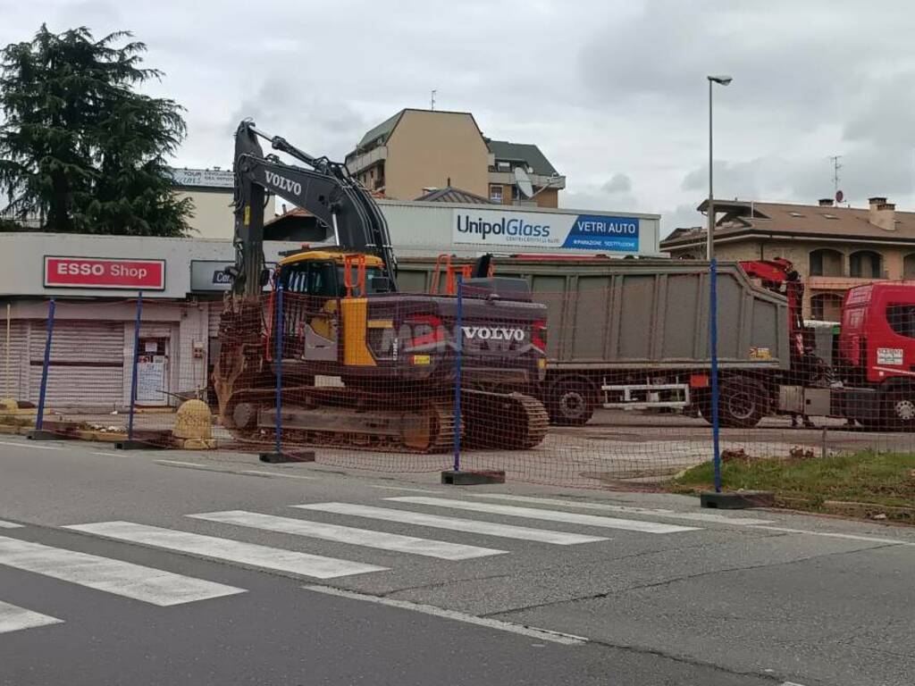 ruspe benzinaio desio mentrotranvia mb