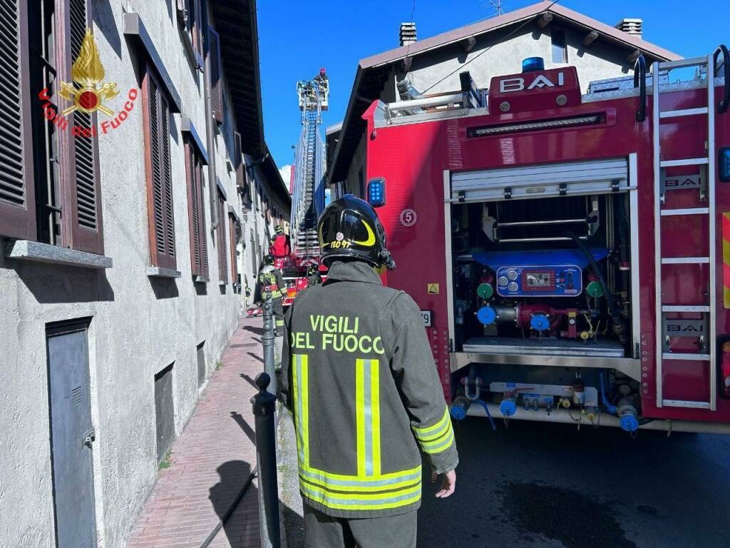 Veduggio incendio tetto